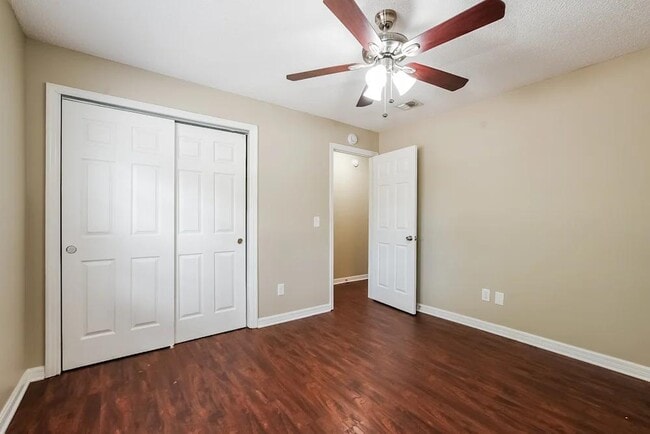 Photo - 102 Laguna Ct