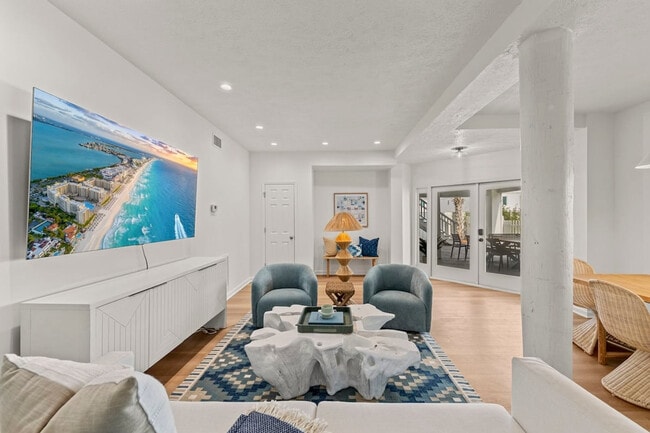 169 Pompano St Unit SI ID1447114P