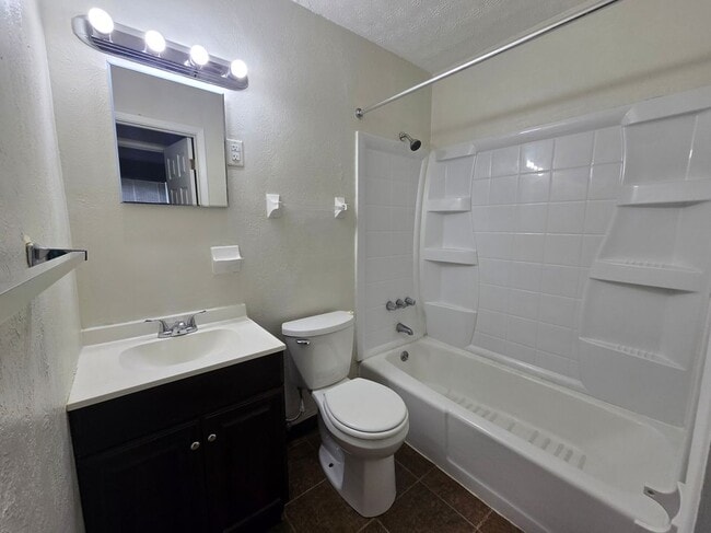 Photo - 475 W Grand Ave Unit 25