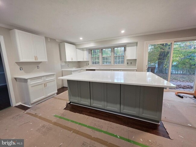 Photo - 1650 Wickham Way