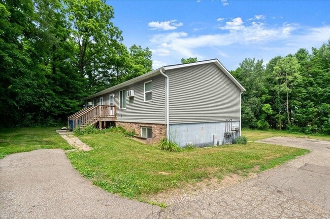 Building Photo - 3630 Douglas Ave Unit 3630 Douglas Ave #1