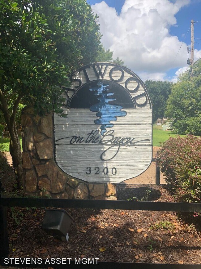 2 br, 1.5 bath House - 3352 Eastwood Dr. - 2 br, 1.5 bath House - 3352 Eastwood Dr.