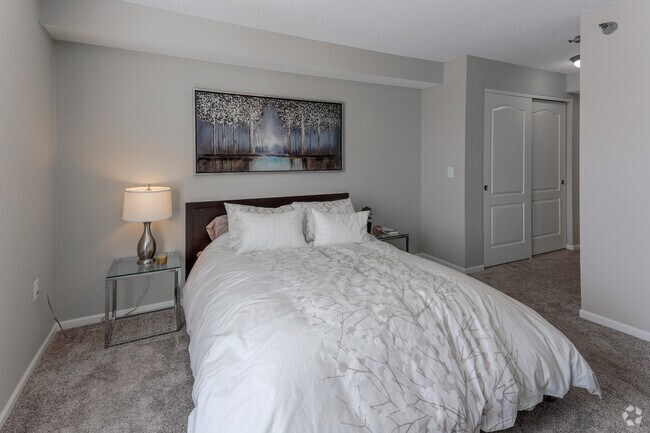 2BR, 2BA - 1,142SF - Primary Bedroom