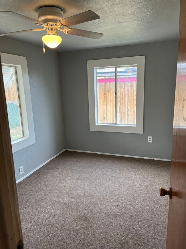 Photo - 2 bed 1 bath in Taft!