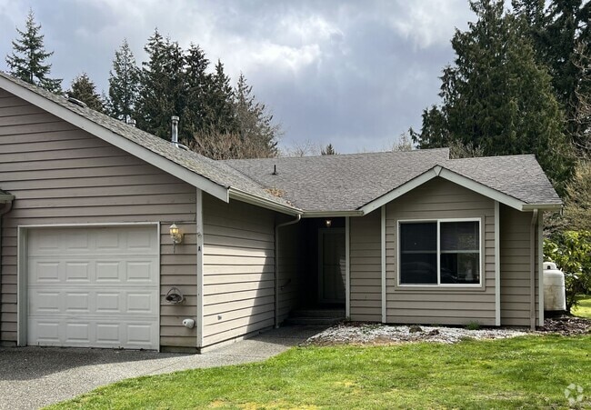 Building Photo - Single Story 2 Bdrm Duplex - Near Lake Goo... Rental