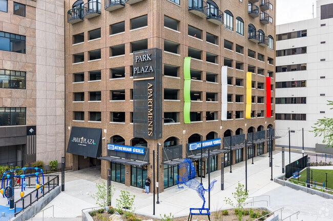 Building Photo - Park Plaza Apartments