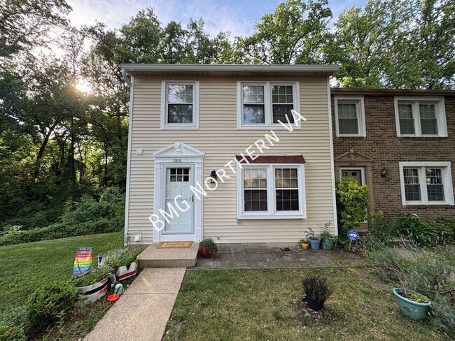 Building Photo - 2816 Raymond Ct