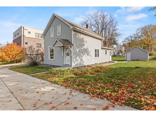 Building Photo - 120 2nd St N