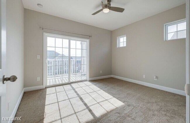 Photo - 1 br, 1 bath Condo - 8205 Lenox Creekside ...