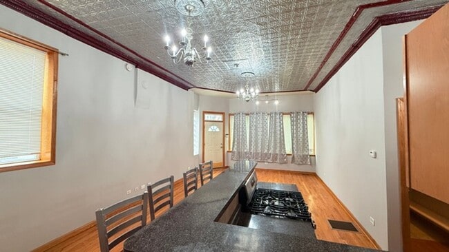 Photo - 1086 N Marshfield Ave Unit 1F