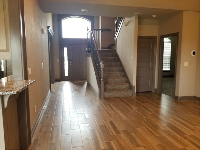 Photo - 940 Sunset Ln