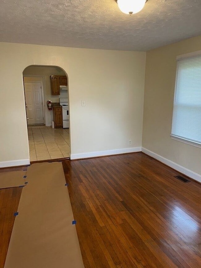 Photo - 2863 Stockton St