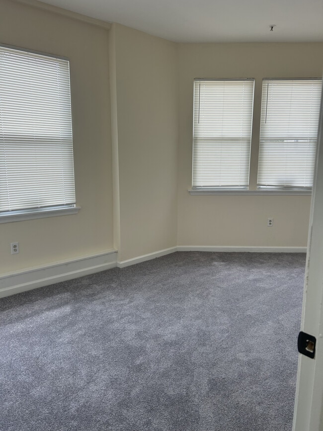 Courtyard Apartments