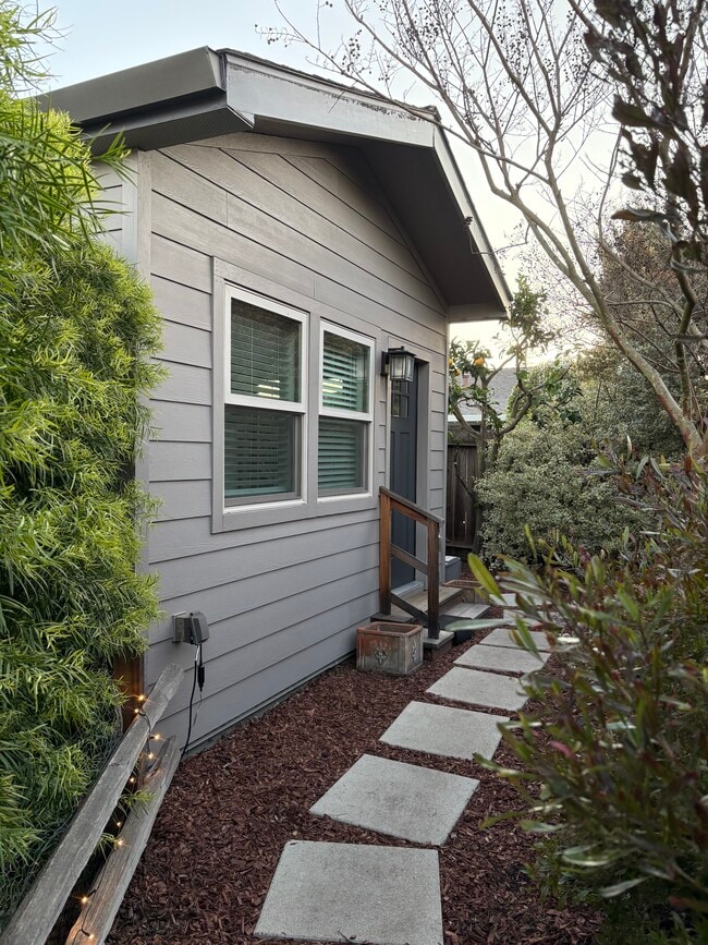 front door - 1052 8th Ave