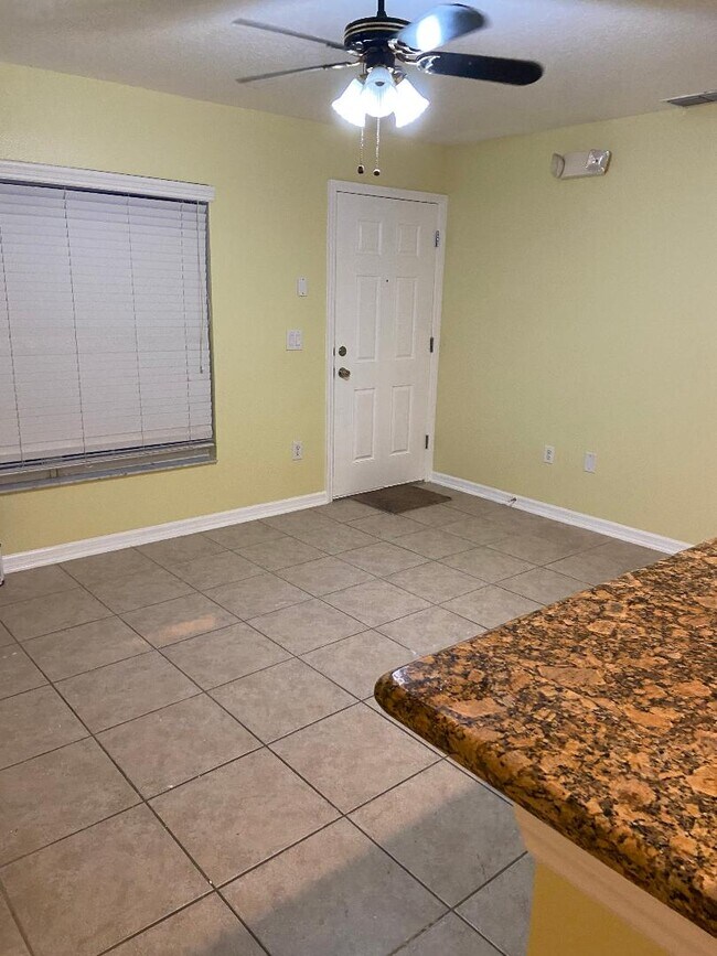 Photo - 121 Melissa Pl