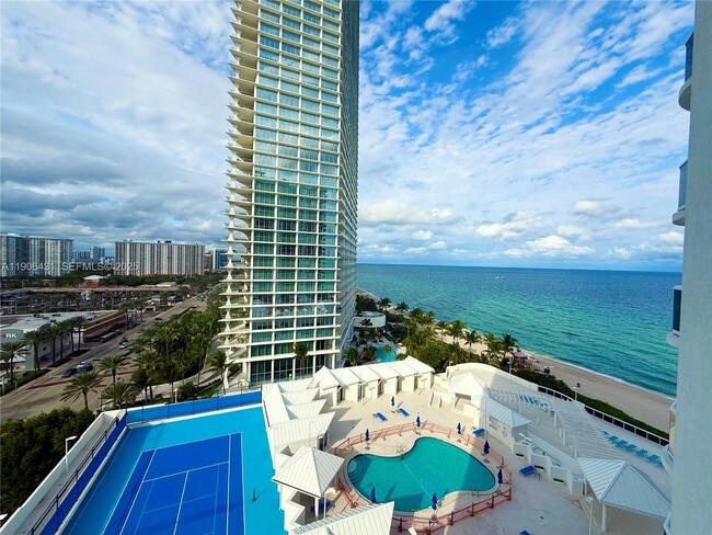 Building Photo - 16711 Collins Ave Unit 1502