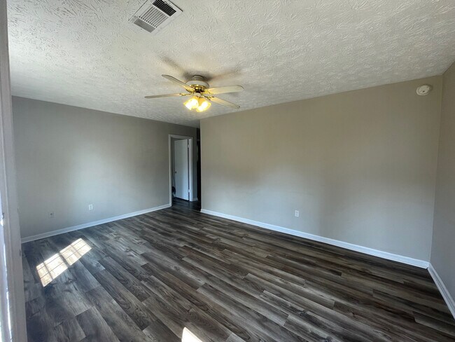 Photo - 68 Cedar Hill Cir