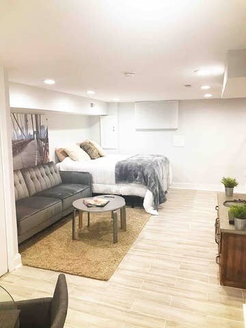 AirBnB setup - 1433 Bangor St SE Townhome