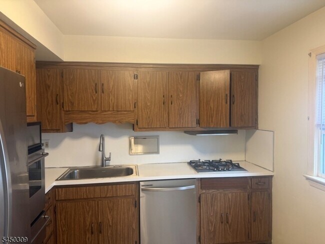 Photo - 43 Oakwood Ave Unit 1
