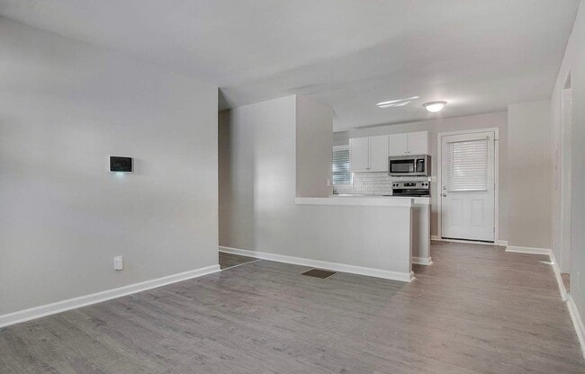 Photo - 3590 Collier Dr NW