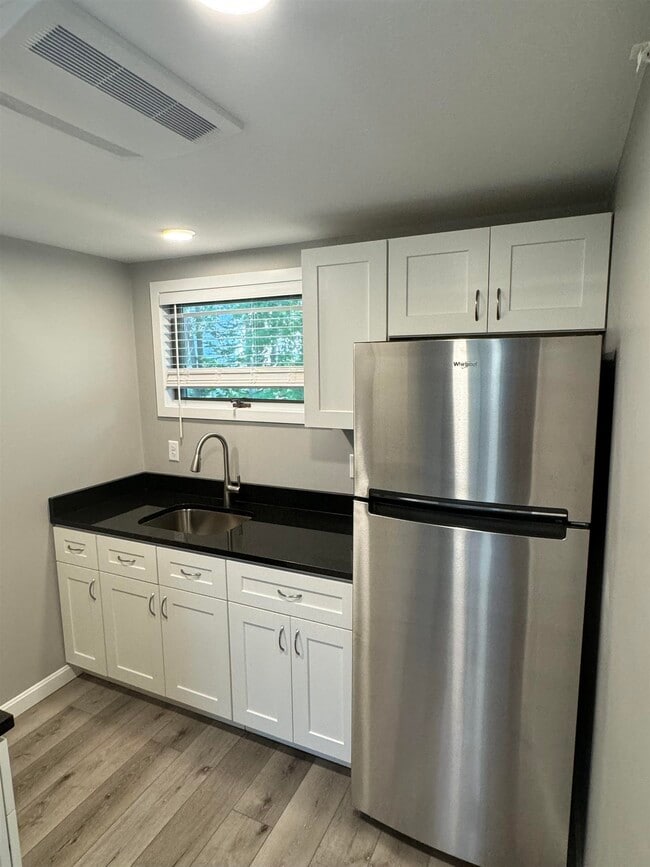 Building Photo - 24 Monarch Wy Unit 205 Rental