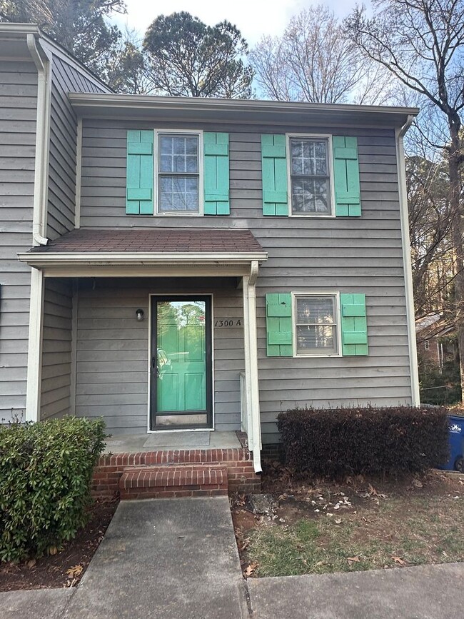Building Photo - Dual Primary Bedrooms! Great for Roommates... Rental