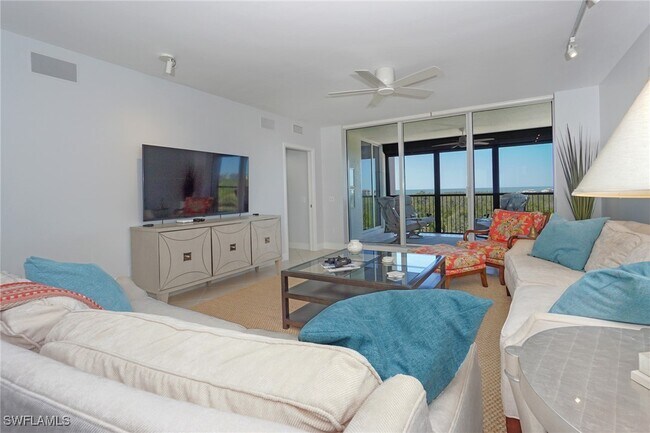 Building Photo - 7225 Pelican Bay Blvd Unit 502 Rental