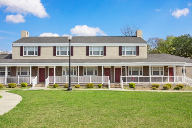 Oaks Intown - Oaks Intown Apartments