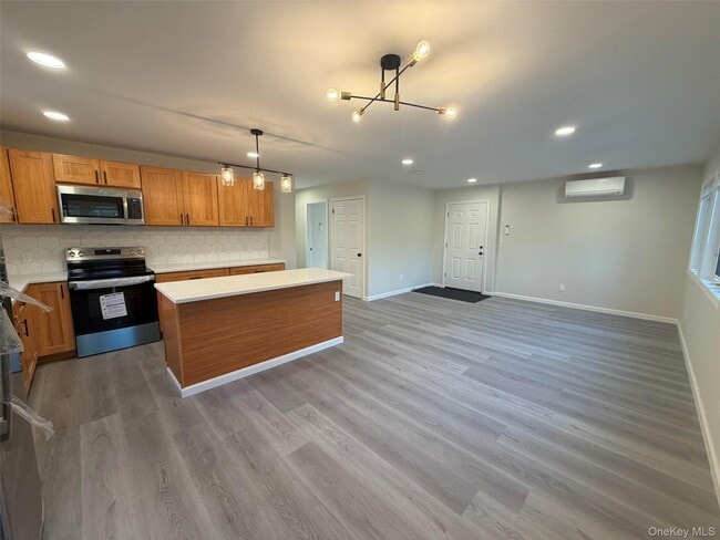 Photo - 14 Cornwall Ln