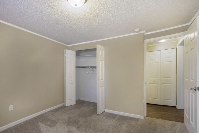 Pineridge Apartments