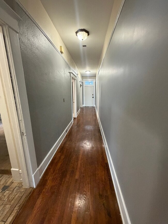 Photo - 956 New St