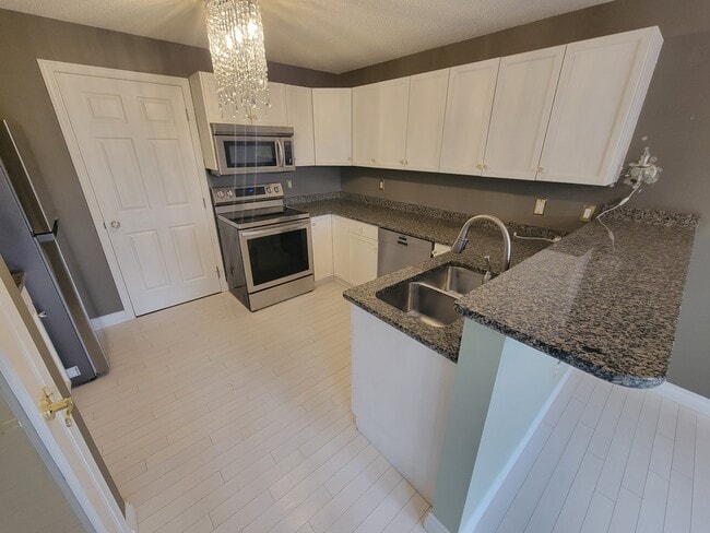 Building Photo - 1179 Summerside Dr SW