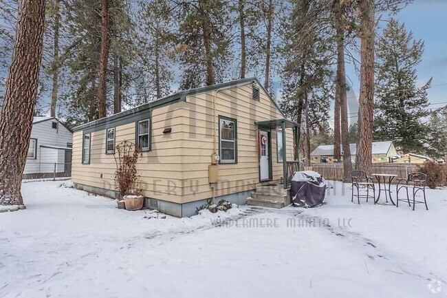 Building Photo - Charming Finch Arboretum Home