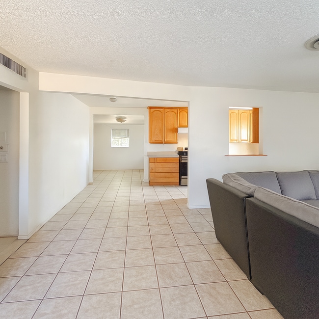 Photo - 3172 Shelley St