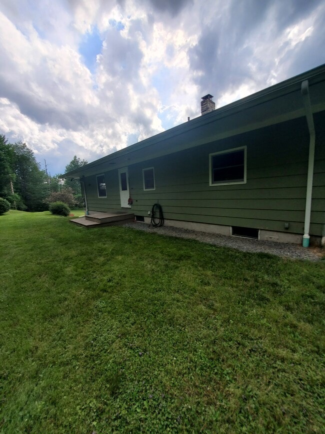 Building Photo - 519 Lancaster Rd Rental