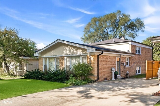 Building Photo - 521 Lavergne Ave