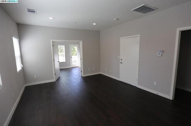 Photo - 2 bedroom in Oakland CA 94609 Unit 4