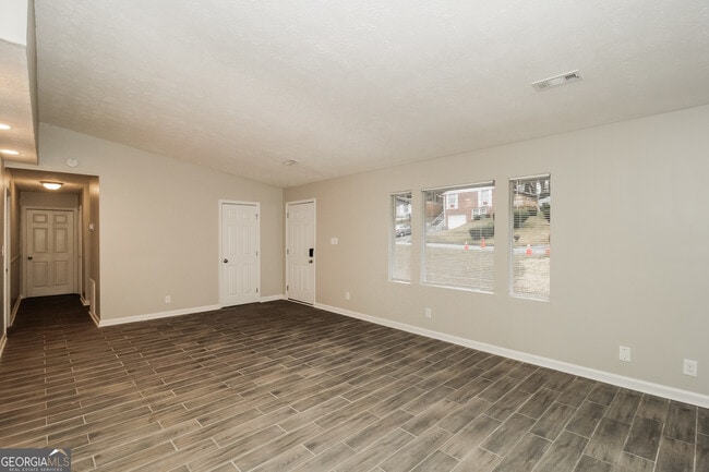 Photo - 1349 Willow Trail SW