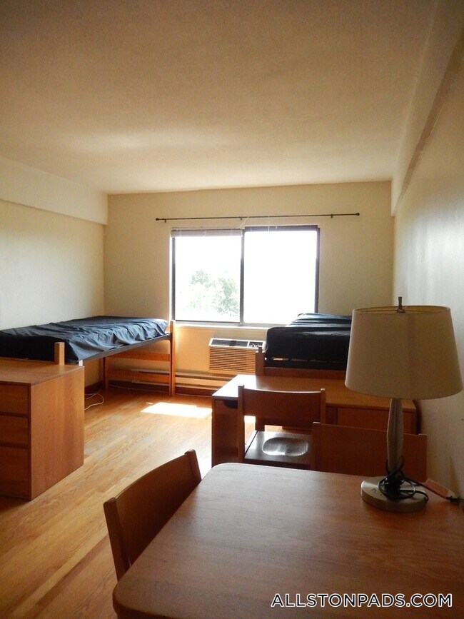 Photo - 1110 Commonwealth Ave Unidad 611