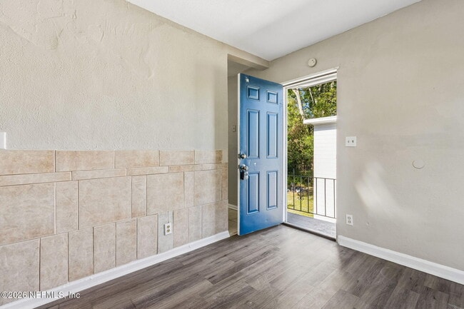 Building Photo - 1104 W 29th St