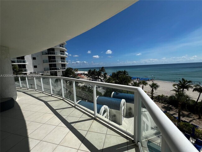 Photo - 18671 Collins Ave Unit 402