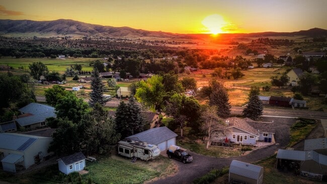 1/2 Acre of Peace - 3707 N County Road 27 Rental