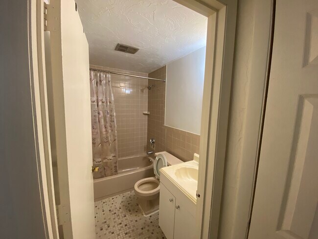 Photo - 20 Erick Rd Unit 21