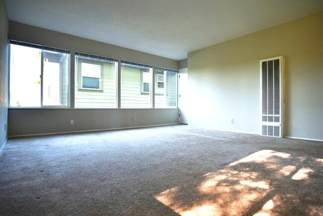 3600 Dimond Ave