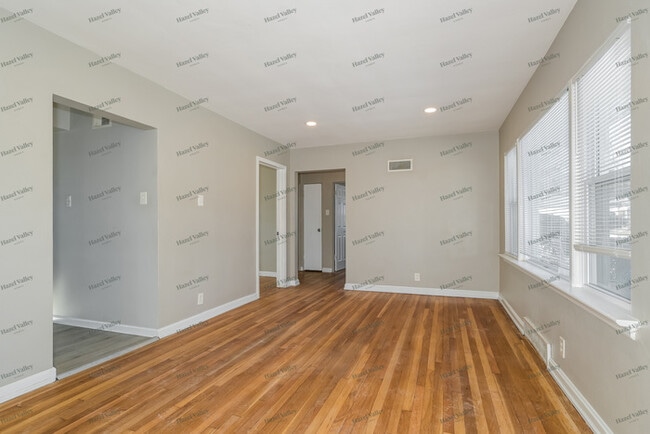 Photo - 7020 Rohn Dr