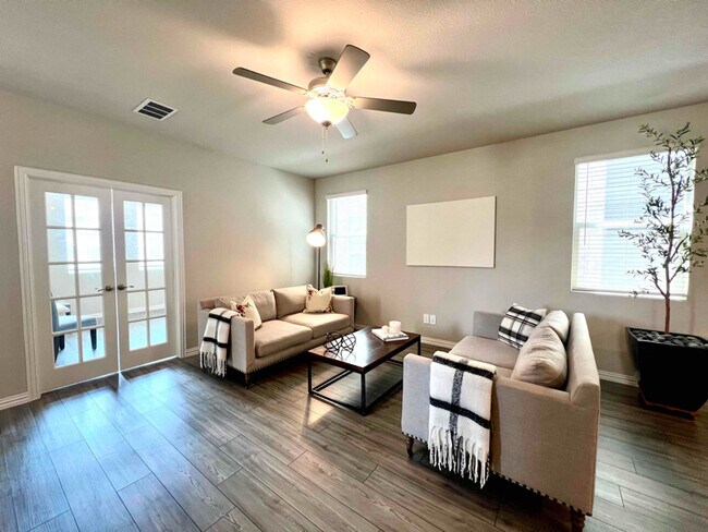 Photo - 2629 Gateway Ave