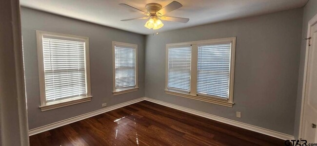 Photo - 608 W 3rd St