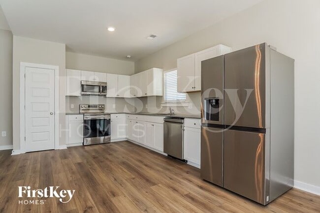 Photo - 350 S Pine Dr