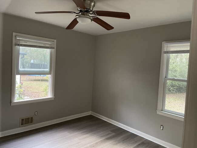 Photo - 930 Dale Dr SW