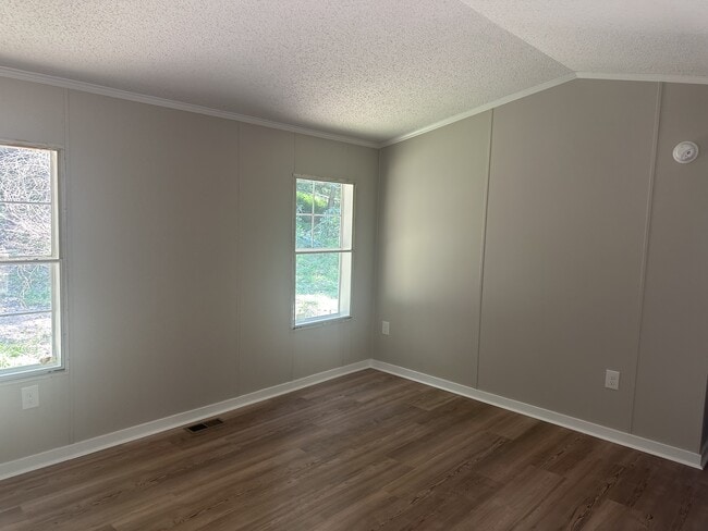 Photo - 230 Gibson Rd